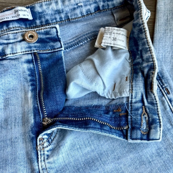 STRADIVARIUS Regular High Waist Jeans Distressed Acid Wash 5-pocket Size USA 6 - Picture 7 of 12